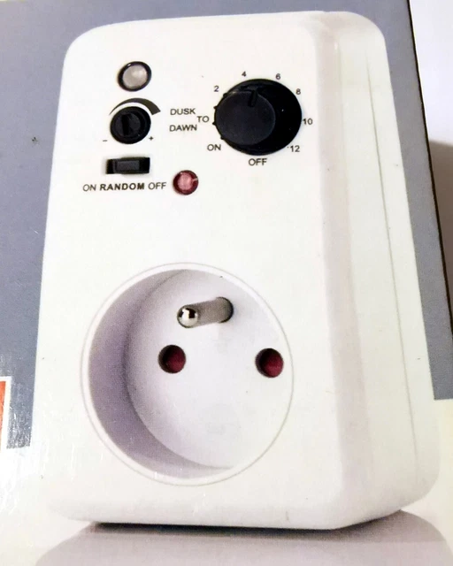 Prise avec interrupteur Crépusculaire marche arrêt automatique et Aléatoire