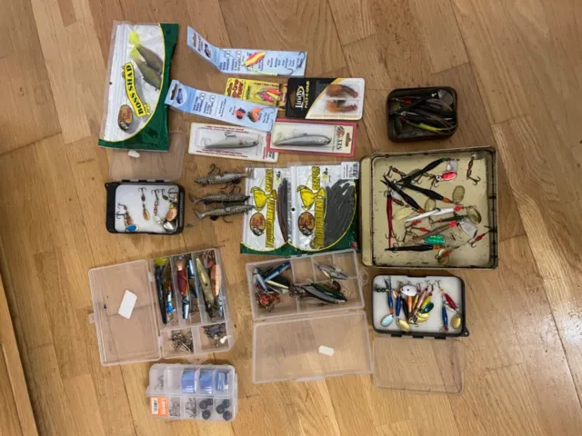 https://www.picclickimg.com/YoUAAOSwbV5lvR5Z/fishing-Lures-job-lot-Corse-and-Game-New.webp