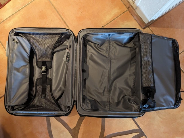 Tumi Alpha 2 4-Wheel Expandable Carry-on Suitcase - Black 4