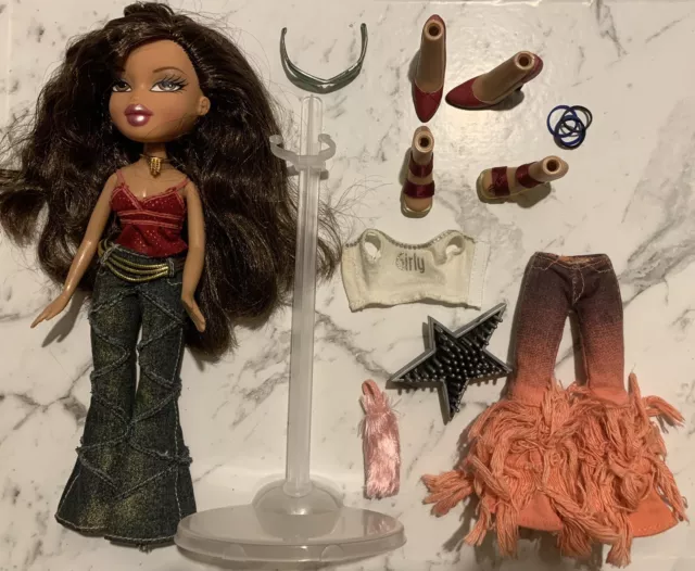 BRATZ DOLL: NONA Twiins 2005 Doll Set.