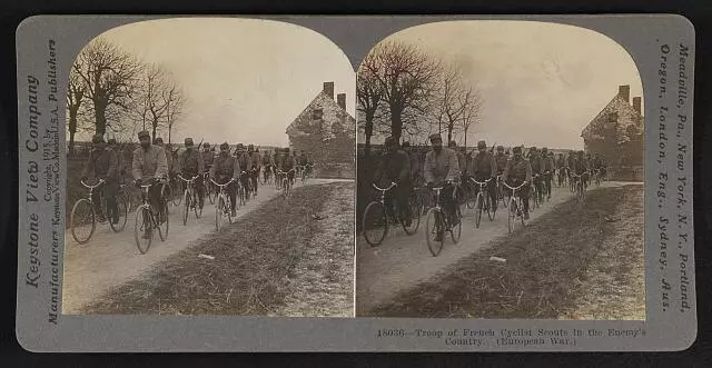 Troop of French cyclist scouts in the enemy's country. (European War.)