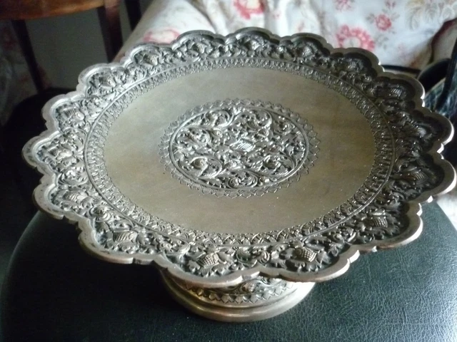 Sold at Auction: TRÈS BELLE COUPE SUR PIED en argent filigrané, vermeil et émail