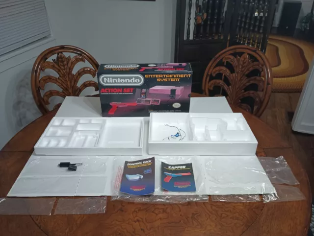 VTG 1988 Nintendo Entertainment System Action Set Box & Styrofoam Only 🔥 CLEAN