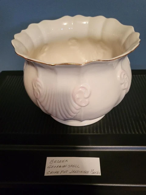 Belleek Georgian Shell Cache Pot (Millennium 2000)