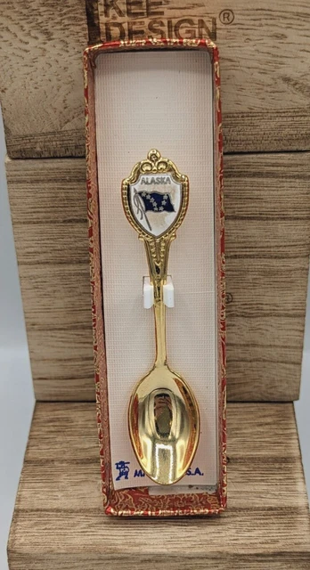 Vintage Souvenir Collectors spoon Alaska NIB MADE IN THE USA Gift Spoon 3 1/4”