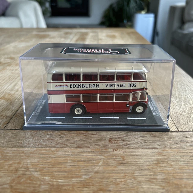 Lot De 2 Bus Miniatures De Collection Corgi – Occasion – Pour Passionnés De Modélisme Ou Enfants