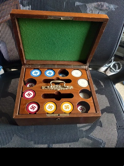 1930's CLAY SWASTIKA NATIVE AMERICAN 4 WINDS POKER CHIPS n WOOD CADDY BOX CASE