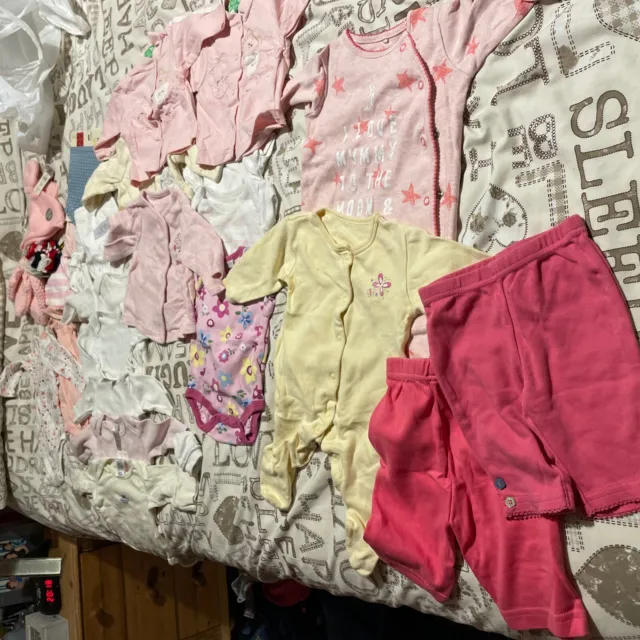 Large bundle baby girl clothes -36 Piece  age 0-3 months