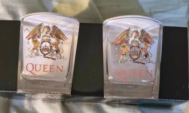 Queen Set of 2 Spirit Glasses New