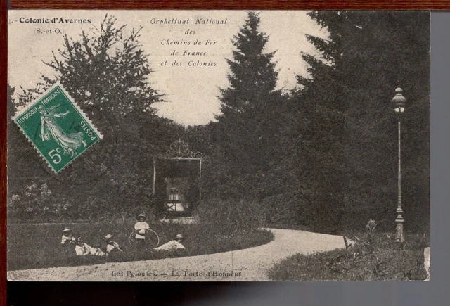 95 - AVERNES - Orphelinat National des Chemins de Fer - Les pelouses - la Porte