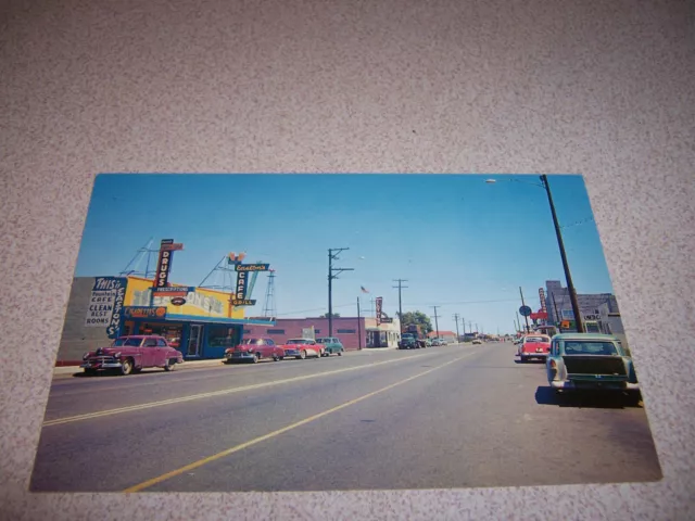 1950s MAIN STREET SCENE, DOWNTOWN UMATILLA OR. VTG POSTCARD