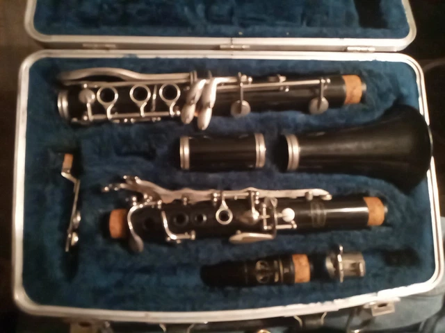 Bundy Selmer Goldentone 3 Clarinet with Case (Used)