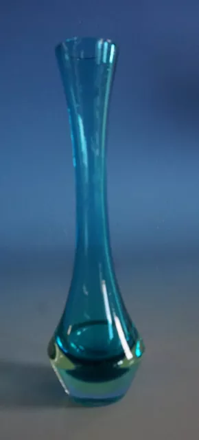 FM22-1335: Schöne Glas Vase Blumenvase Solifleurvase Schweden blau