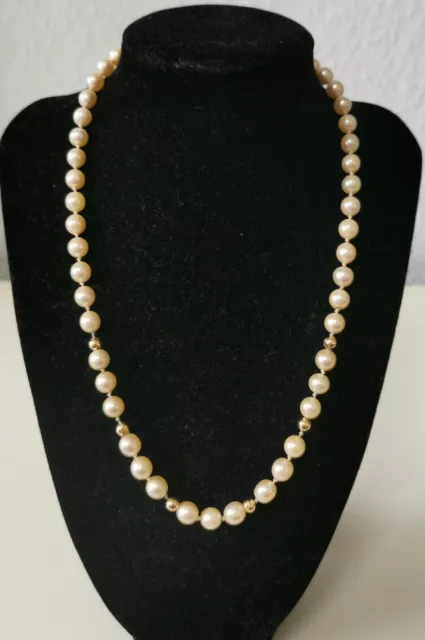 Perlenkette mit 6 Goldkugeln (333 er) und 585 Gelbgold Verschluss Halskette
