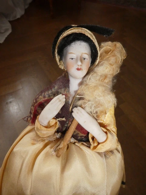 PETITE POUPÉE ANCIENNE DE TYPE FLEISCHMANN - TÊTE BISCUIT EN BISEAU 26 cm