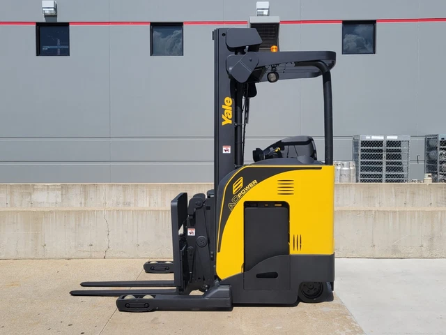 2016 Yale Ndr030Ebnl36Te101 Electric 3000 Lb Reach Truck Narrow Aisle Forklift