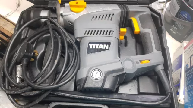 Titan TTB653SDS 1500w SDS Plus Rotary Hammer drill