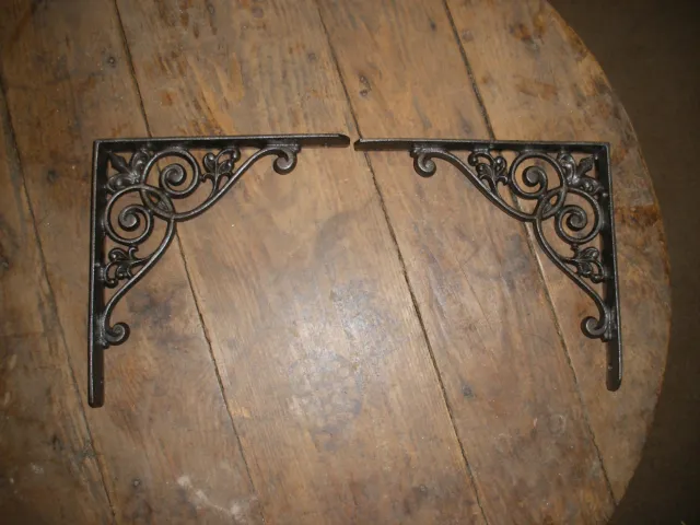 Antique style 8 1/2" cast iron wall / shelf brackets