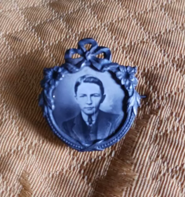 Ancienne très jolie broche cadre porte photo en argent.