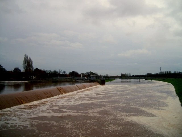 Photo 6x4 Exeter Flood Prevention System The River Exe flood prevention c c2008