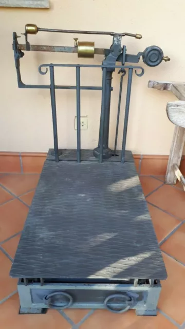 Bascula Antigua Restaurada - Antique Weighing scales restored and functional