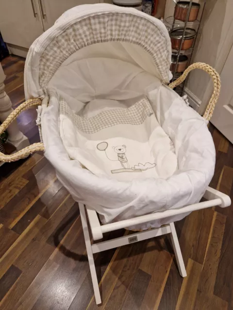 Mama and Papas Moses Basket With Stand