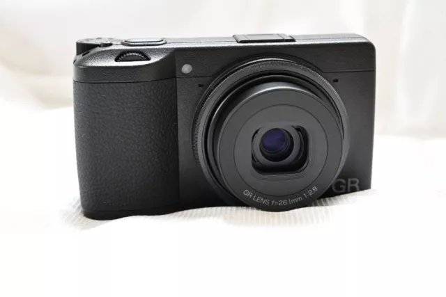 RICOH GR IIIx III X 24.2 MP F2.8 Compact Digital camera used From JAPAN 3