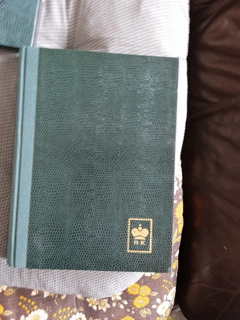 Briefmarken Sammlung Österreich im Royal Krone Album in Grün