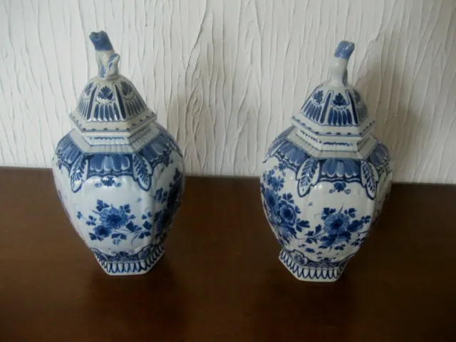 Delft Keramik Paar antike Deckelvasen /Urnen Joost Thooft und Labouchere 2