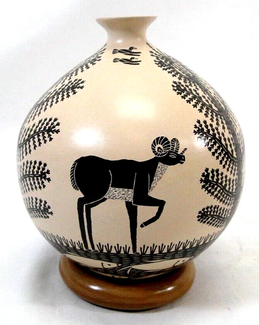 Mata Ortiz Hand Painted Ram Effigy Cream Pottery Signed by Artist Efren Ledezma