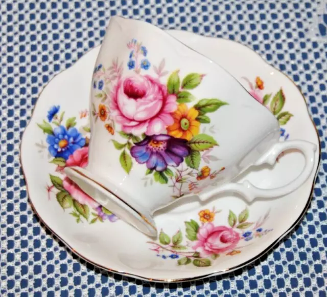 Beautiful Vintage Royal Albert, Fine Bone China Teacup & Saucer