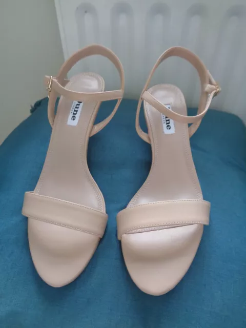 DUNE NUDE LEATHER sandals. Kitten heel Size 4. New with box £15.00 ...