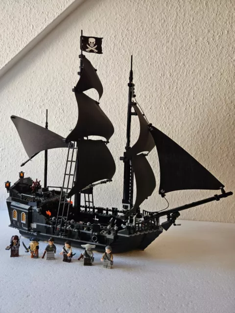 LEGO Pirates of the Caribbean: The Black Pearl (4184)