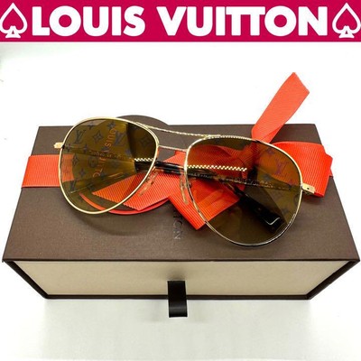 数々のアワードを受賞 LOUIS VUITTON セーターセット サングラス