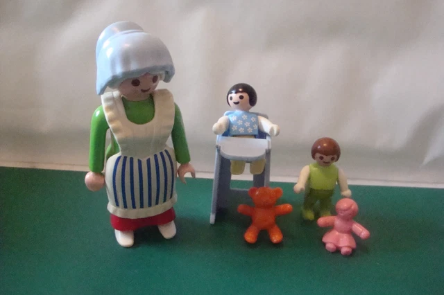 Personnage Playmobil Fillette Vintage – Tenue Rose/vert Col Blanc – Série 1900 Nurse Landau Enfant (ref. 5502)
