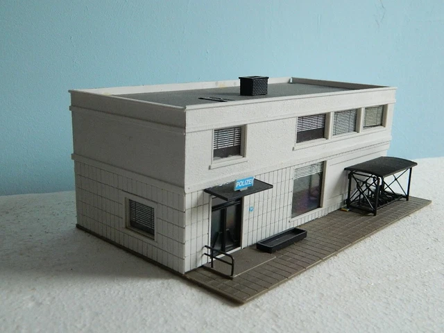 Modellbau MODELLBAU, MODELLEISENBAHN, H0, Pola 817, Meistermodell, Polizeiwache ...