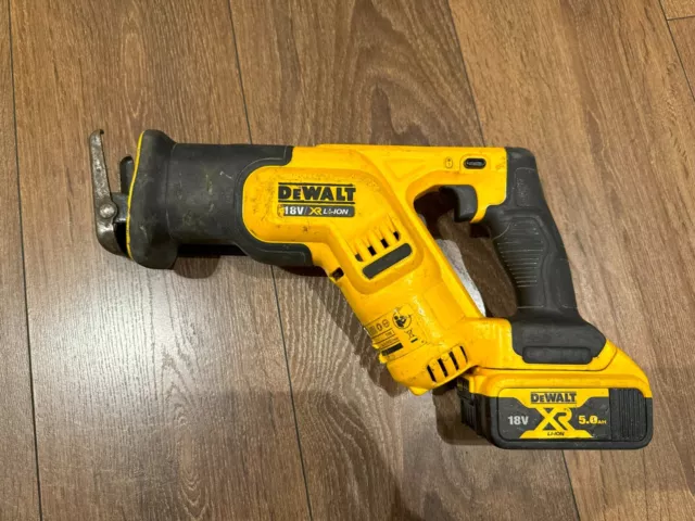 DeWalt DCS387 18V Compact Reciprocating Saw with 1 x 5.0Ah Battery