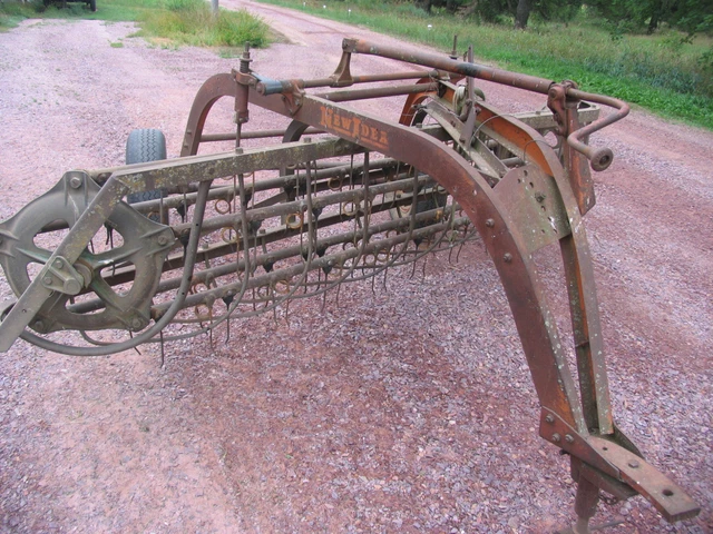 thumbnail image 2 of 20 Pack Hay Rake Teeth With Clips & Hardware - Fits New Idea 400, 402, 403, 49, & More (Replaces NE400033) 2 of 3