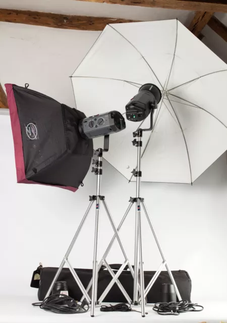 Bowens Esprit 2 500. Conjunto de flash de 2 cabezales + soportes, softbox, brolly, estuche, cables