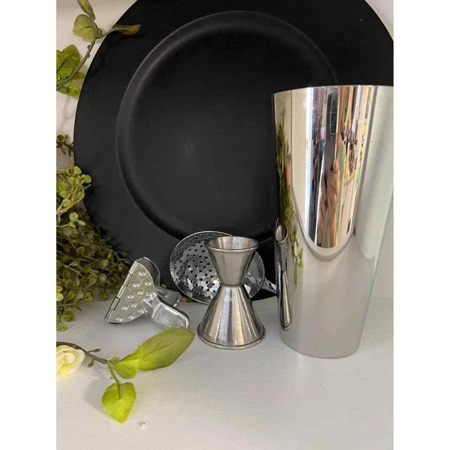 Cockail Drink Shaker And Accessories
