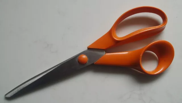 Household, A Pair Of Fiskars 21 Cm Scissors.