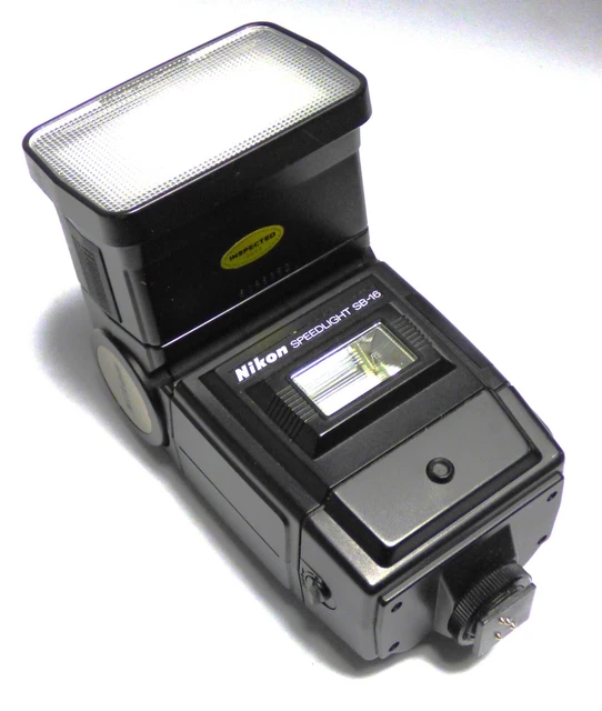NIKON FLASH SPEEDLIGHT SB-16 ETAT NEUF dans son étui d'origine