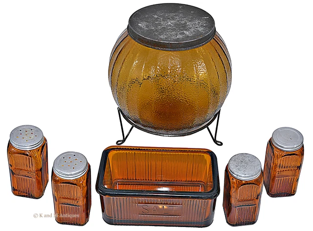Sneath/ Hoosier Amber Mission Depression Canister - 4 Shakers - Damaged Salt Box