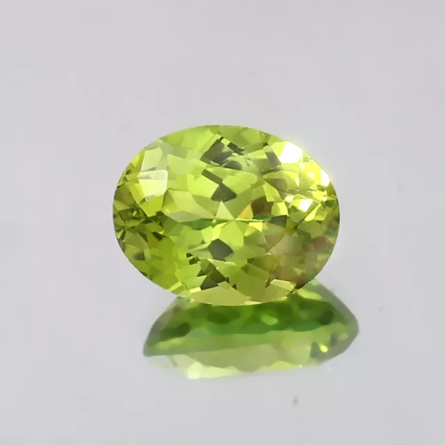AAA sans Défaut Ceylan Péridot Vert Saphir Desseré Coupe Ovale Gemme 9x7x5 MM