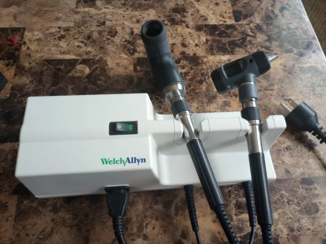 Welch Allyn 767 Wall Transformer with Ophthalmoscope and Otoscope heads