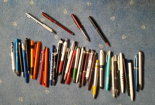 lot de 42 stylos publicitaire dont 5 métallique