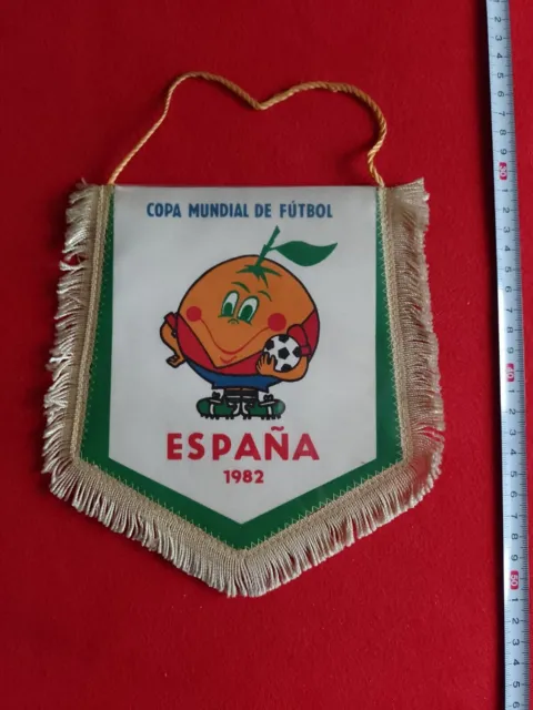 Old Football Pennant - WORLD CUP 1982 - ESPAŇA 82