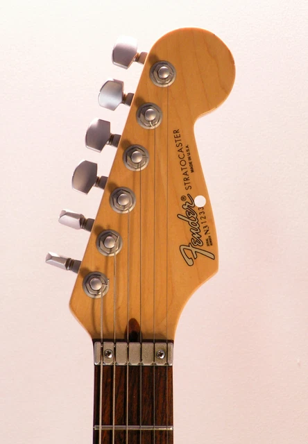Rare Fender Stratocaster Deluxe Plus Crimson Burst USA de 1993 3