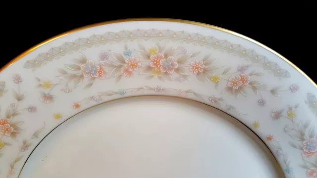 (4) 5 pièces. LIEU PARAMÈTRES GORHAM CHINA BUTTERCUP MOTIF IVOIRE, ANCIEN MULTIFLORAL 2