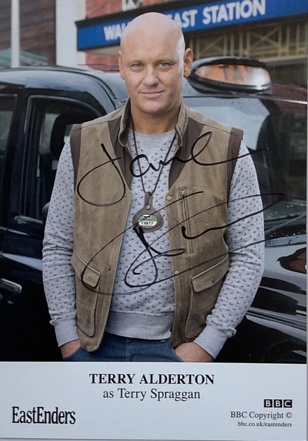 TERRY ALDERTON Genuine Handsigned Eastenders Castcard 6 x 4